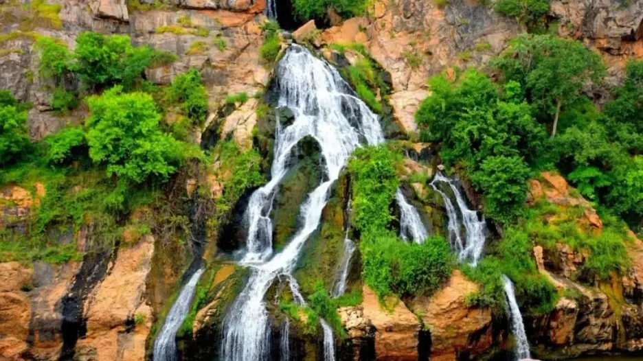 Chunchi Falls