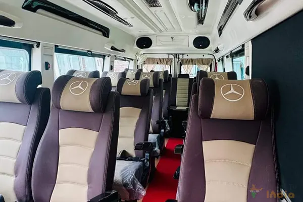 18 Seater Tempo Traveller